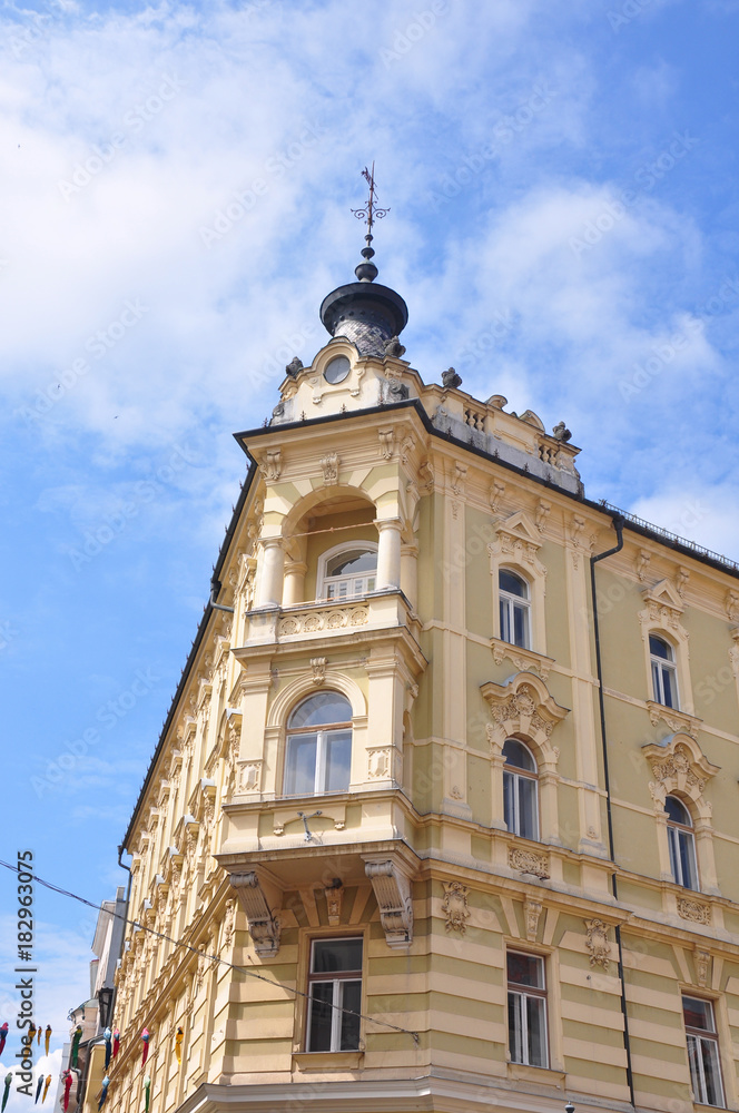 Fototapeta premium Historisches Gebäude in Klagenfurt, Österreich