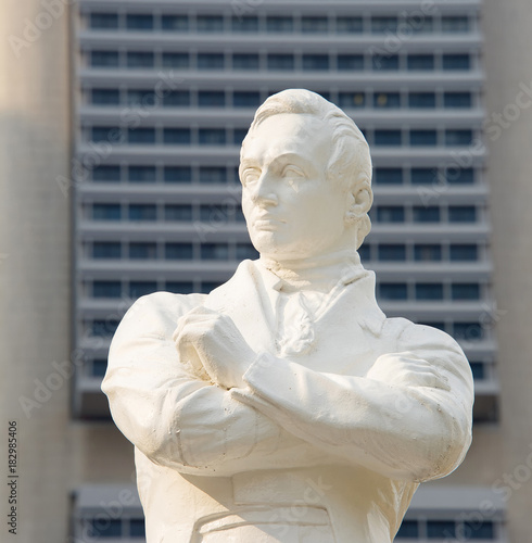 Tomas Stamford Raffles stat...
