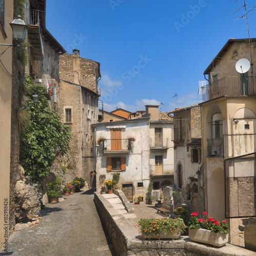 Fototapeta Naklejka Na Ścianę i Meble -  Pettorano sul Gizio (Abruzzi, Italy), historic village