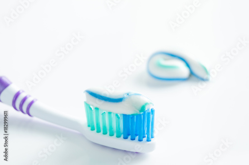 Toothbrush and applied toothpaste