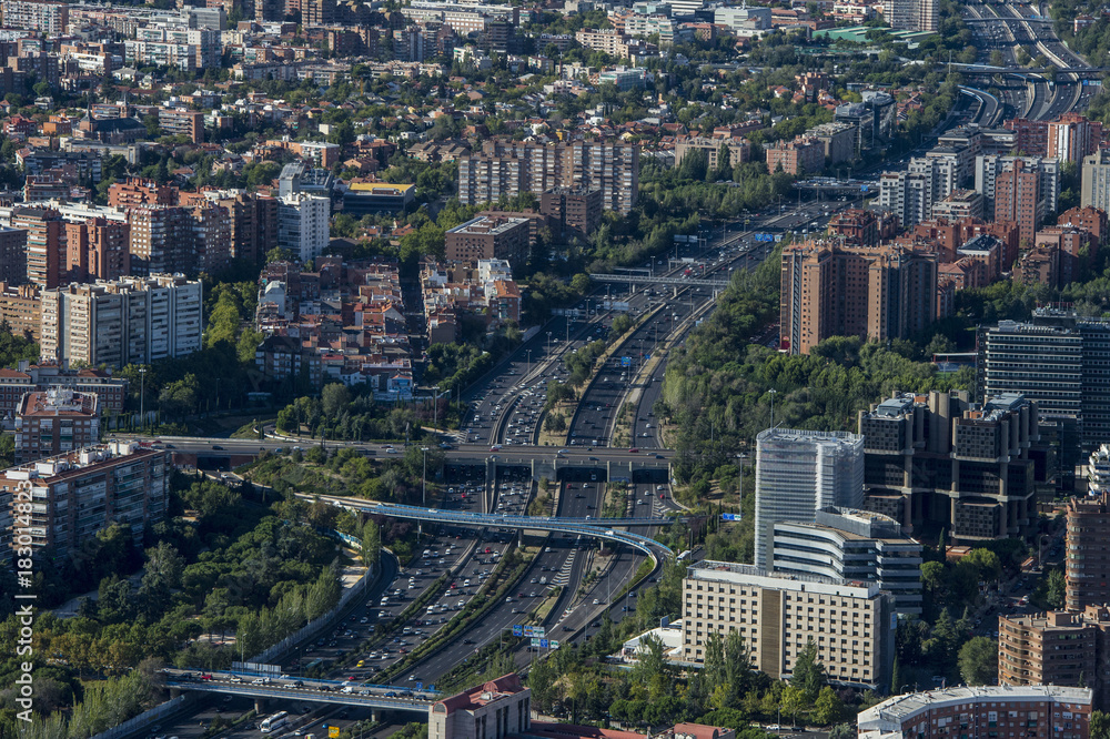 Naklejka premium Cityscape skyline view of Madrid