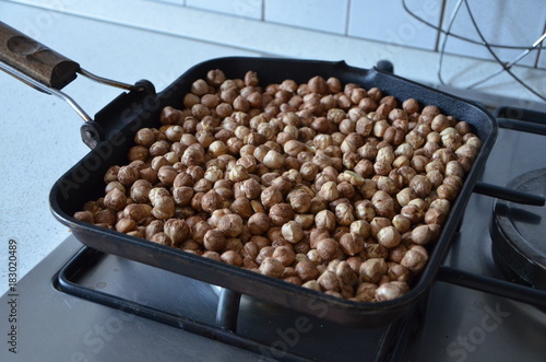 Tostastura di Nocciole Piemnonte IGP, tipologia tonda gentile trilobata delle langhe