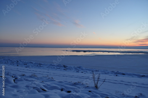 Eischollen auf der Ostsee - Thiessow im Winter auf R  gen