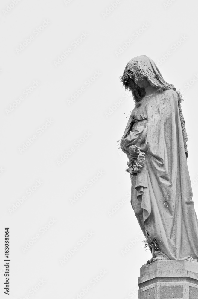 Estatua en pena en el Cementerio de la Recoleta