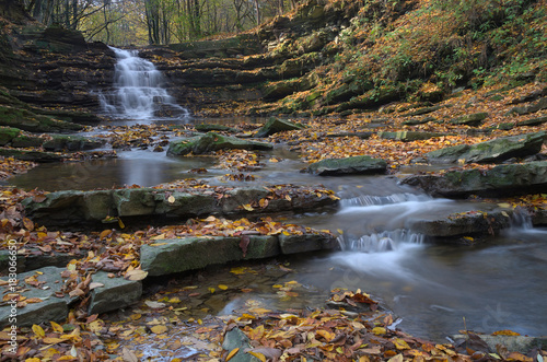 Fototapeta Naklejka Na Ścianę i Meble -  Górski strumień