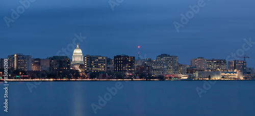 Εκτύπωση καμβά Lake Monona and downtown Madison from Olin Park in Madison, Wisconsin
