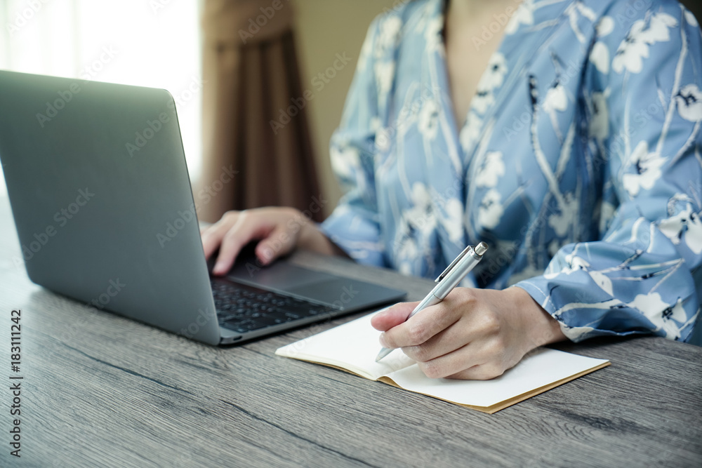 the women usd laptop and mobile for business the women usd laptop and mobile for business