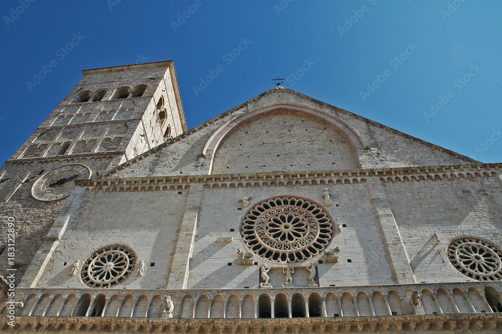 Assisi, la cattedrale di San Rufino