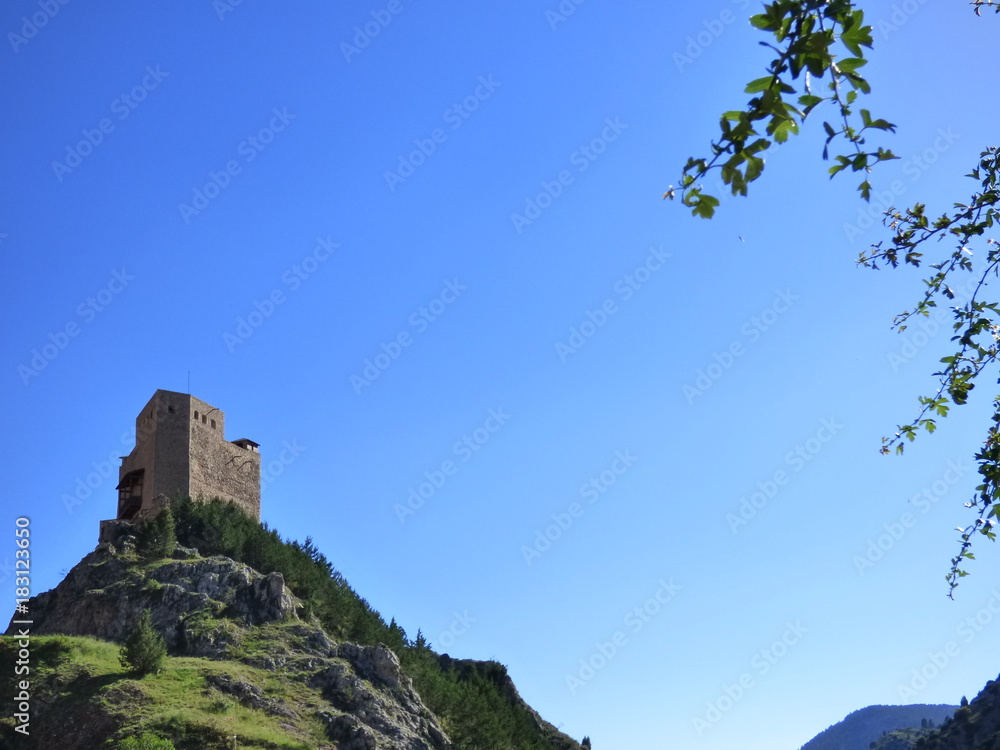 Castillo de Alcala de la Selva. Pueblo de Teruel en Aragon (España) en la comarca de Gúdar-Javalambre