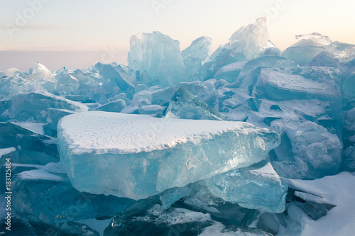 Cuadro en lienzo Cristal clear ice of Baikal lake. Siberia.
