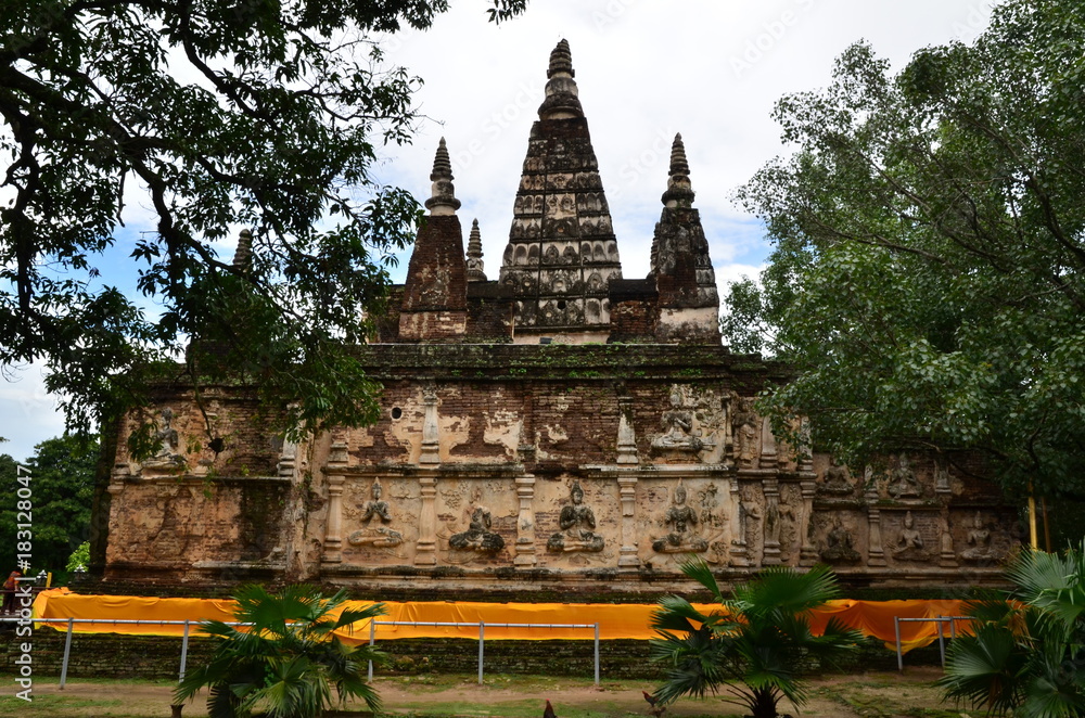 Fototapeta premium WAT PHRA SINGH CHIANG MAI THAÏLANDE 