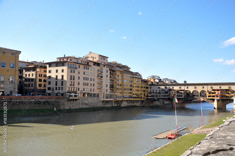 Ponte vecchio and buildings 