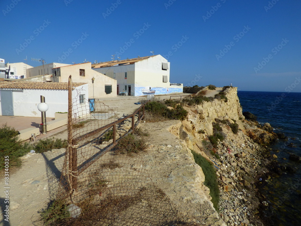 Isla de Tabarca en Santa Pola, isla del mar Mediterráneo  a unos 22 km de Alicante (Comunidad Valenciana, España)
