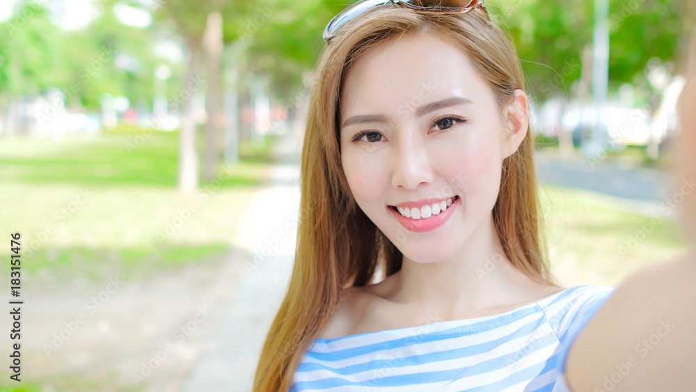woman selfie happily woman selfie happily