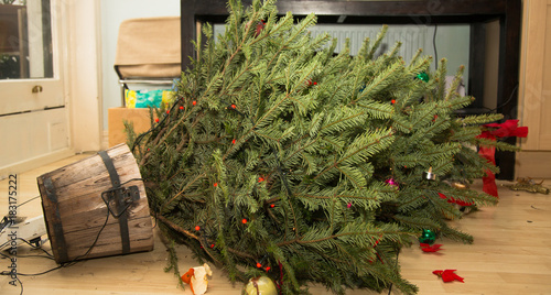 Εκτύπωση καμβά Kitty Carnage: horizontal Christmas tree