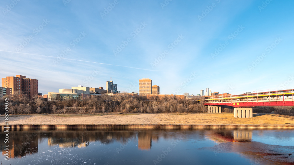 Obraz premium Washington Avenue Bridge in Minneapolis