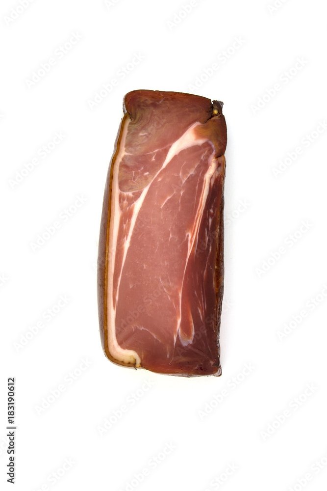ein stück schwarzwälder schinken auf einem weissen hintergrund ein stück schwarzwälder schinken auf einem weissen hintergrund
