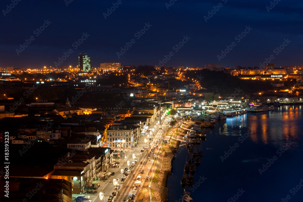 Porto, Portigal, photo de nuit - obrazy, fototapety, plakaty 
