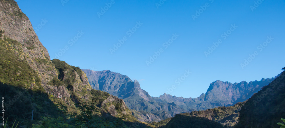 Landscape, Ile de la Réunion, Cilaos et ses montagnes. Haut lieu de randonnée, de trail et de découverte de la nature. Un lieu qui se mérite.