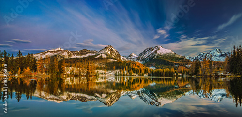 Fototapeta Naklejka Na Ścianę i Meble -  panorama of a mountain lake in winter scenery, Strbske Pleso, Slovakia, High Tatras.