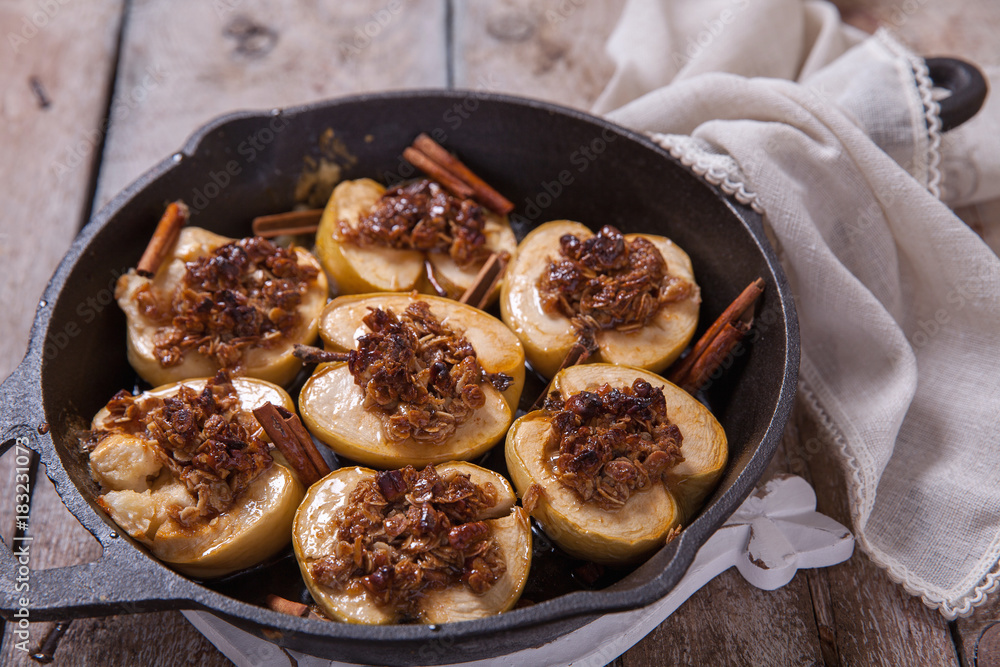 Baked apple with nuts, honey and oat flakes Baked apple with nuts, honey and oat flakes