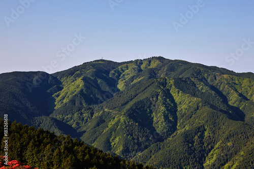 大和葛木山山頂から金剛山を望む © sakura