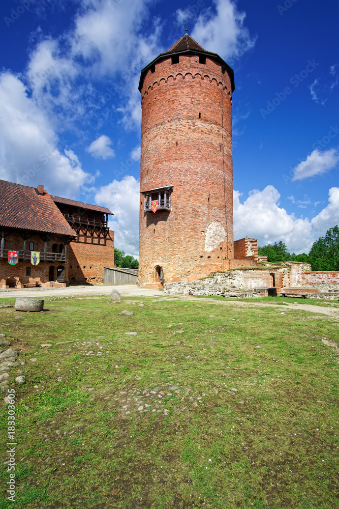 Turm der Burg Turaida im Gauja Nationalpark, Lettland