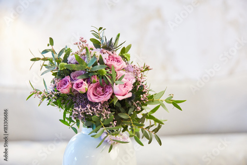 Blumenstrauß mit rosa Rosen zur Hochzeit
