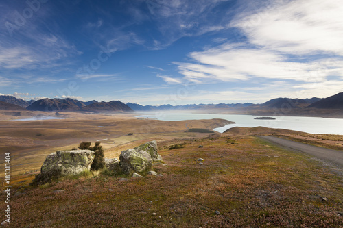 Berg und Steppenlandschaft ...