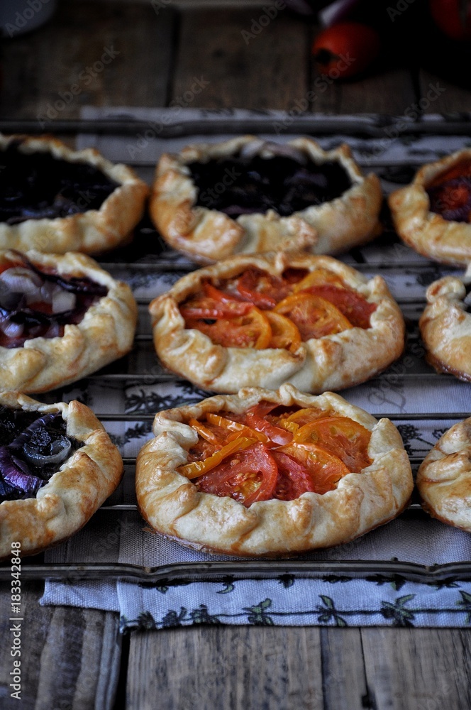 Galette with tomatoes and mushrooms Galette with tomatoes and mushrooms