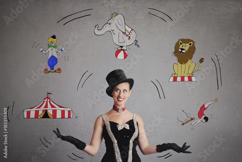 Obraz na plátně femme jonglant avec numéros de cirque vintage