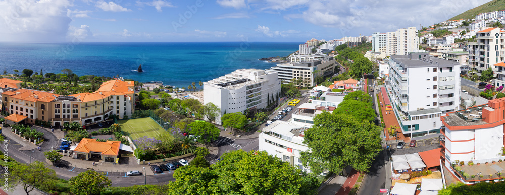 Fototapeta premium Panoramic seascape in Funchal city, Madeira