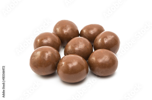 Foto chocolate dragée isolated