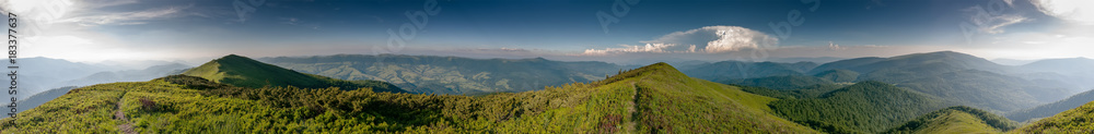 Fototapeta premium Panorama of the East Carpathian mountains