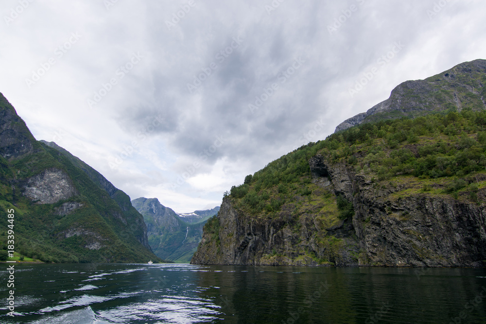Naeroyfjord, Sogn og Fjordane, Norwegen Naeroyfjord, Sogn og Fjordane, Norwegen