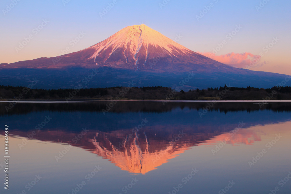 田貫湖と富士山