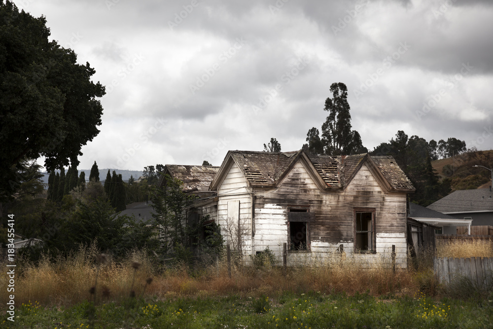 Old house. Real way Old house. Real way