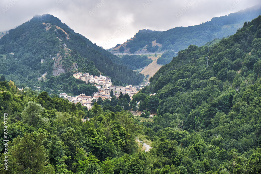 Fototapeta premium Rocca Pia (L'Aquila, Abruzzi, Italy): panoramic view
