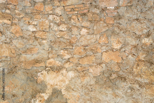 alte Steinmauer mit Putz