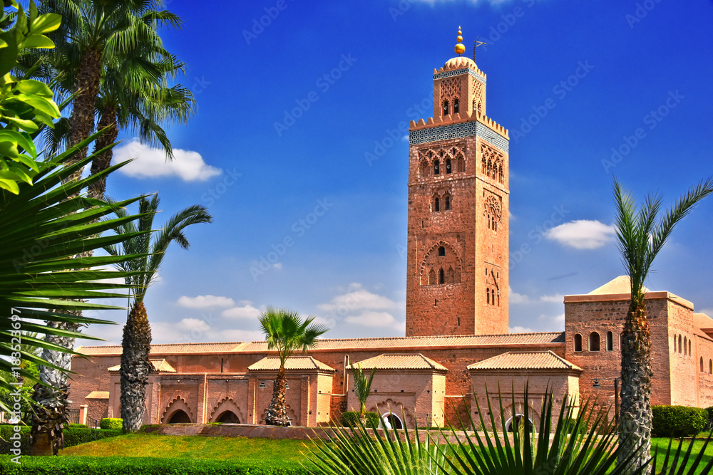 Obraz premium Meczet Księgarzy w południowo-zachodniej medynie w Marrakeszu