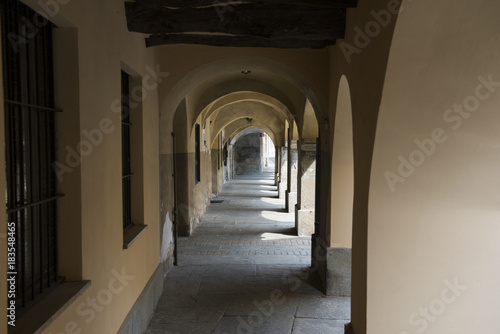Arkaden in Luserna San Giovanni, Piemont