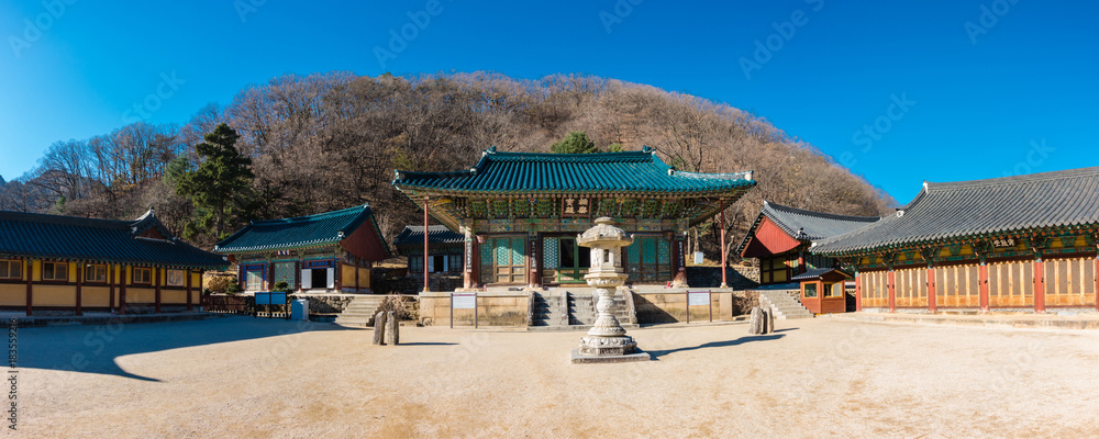 Sinheungsa temple is situated on the slopes of Seoraksan in Sokcho, Gangwon Province, South Korea. 