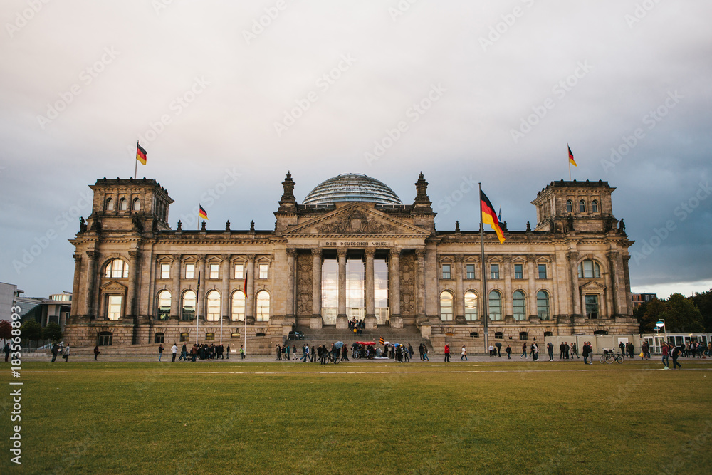 The building of the Reichstag is the building of the state assembly of the Bundestag. The Reichstag building is one of Berlin's tourist attractions.