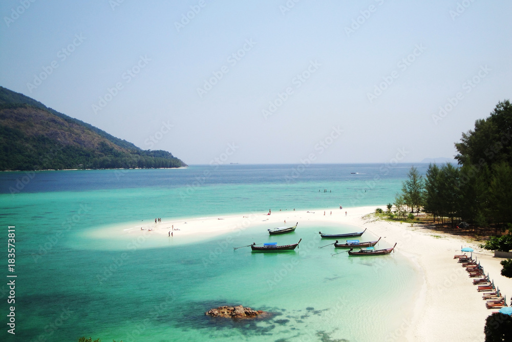 Koh Lipe island is beautiful to experience a very happy atmosphere