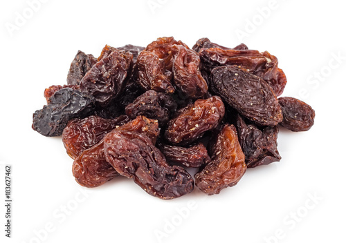 Raisins isolated