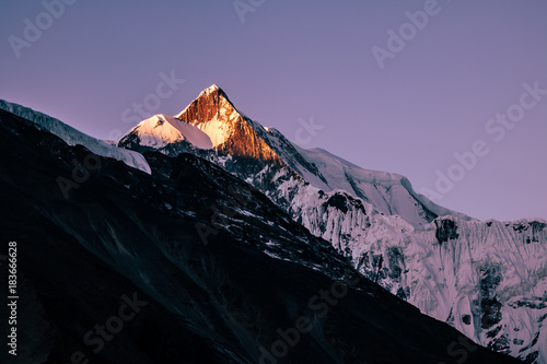 Roc Noir. Annapurna circuit. Nepal photo