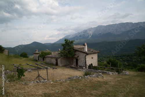 Anticha casa restaurata in un villaggio di montagna abbandonato, Abruzzo  photo