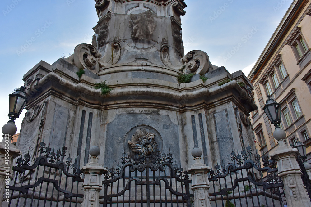 Napoli, piazza del Gesù Nuovo, base dell'obelisco dell'Immacolata