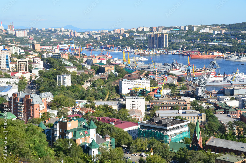 Россия, панорамные виды города Владивостока в сентябре Россия, панорамные виды города Владивостока в сентябре