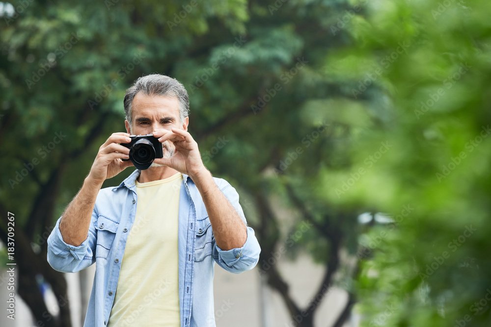 Walking and photographing Walking and photographing